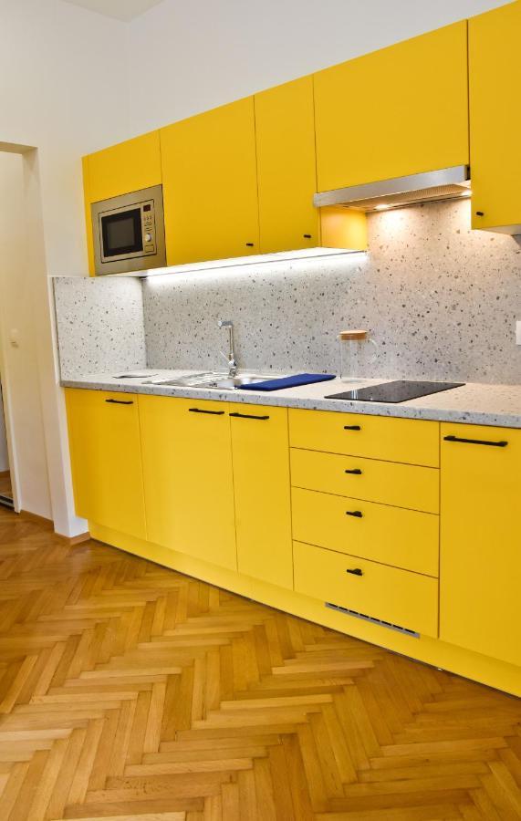 Zachar Apartman Шопрон Екстериор снимка
