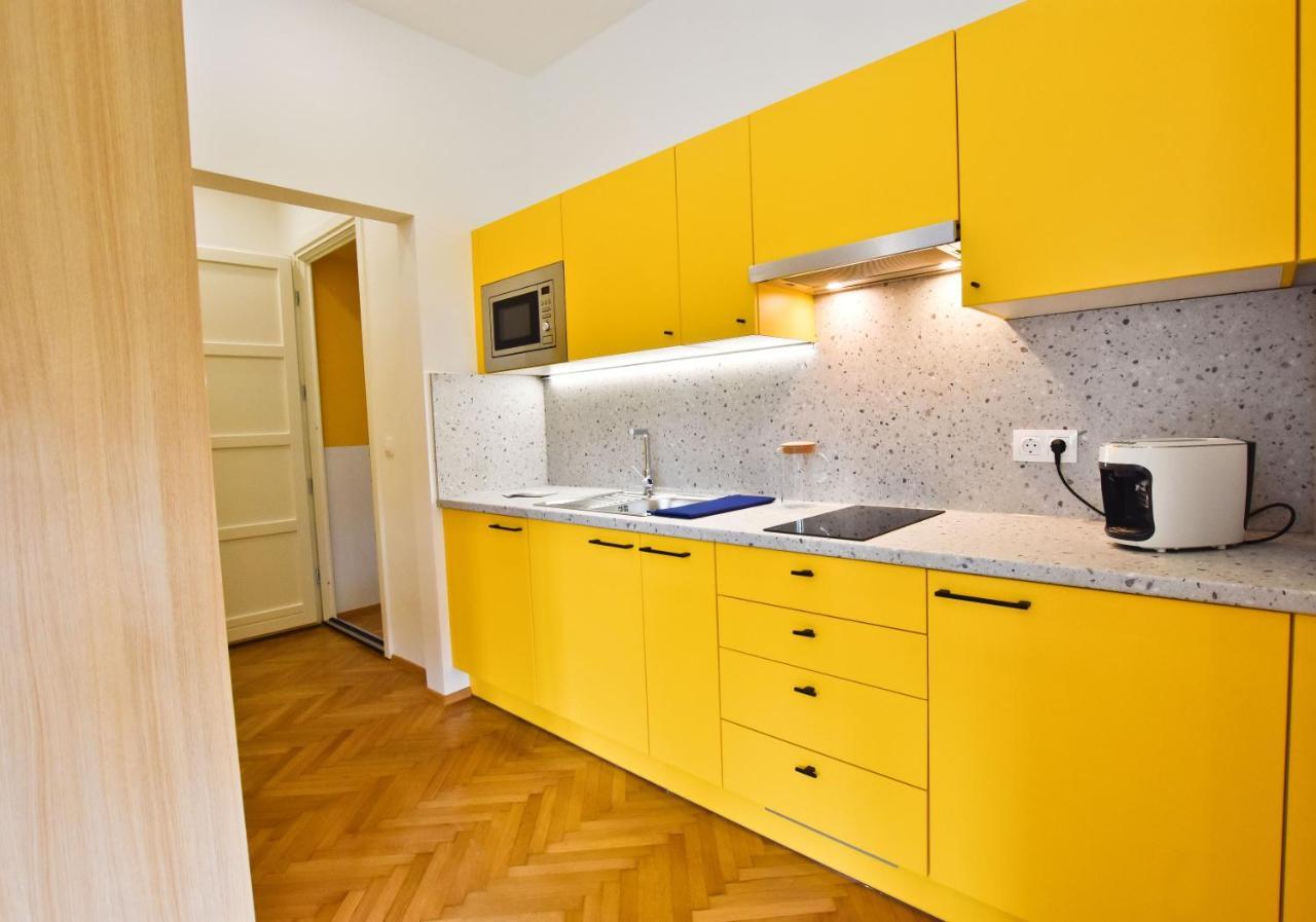 Zachar Apartman Шопрон Екстериор снимка